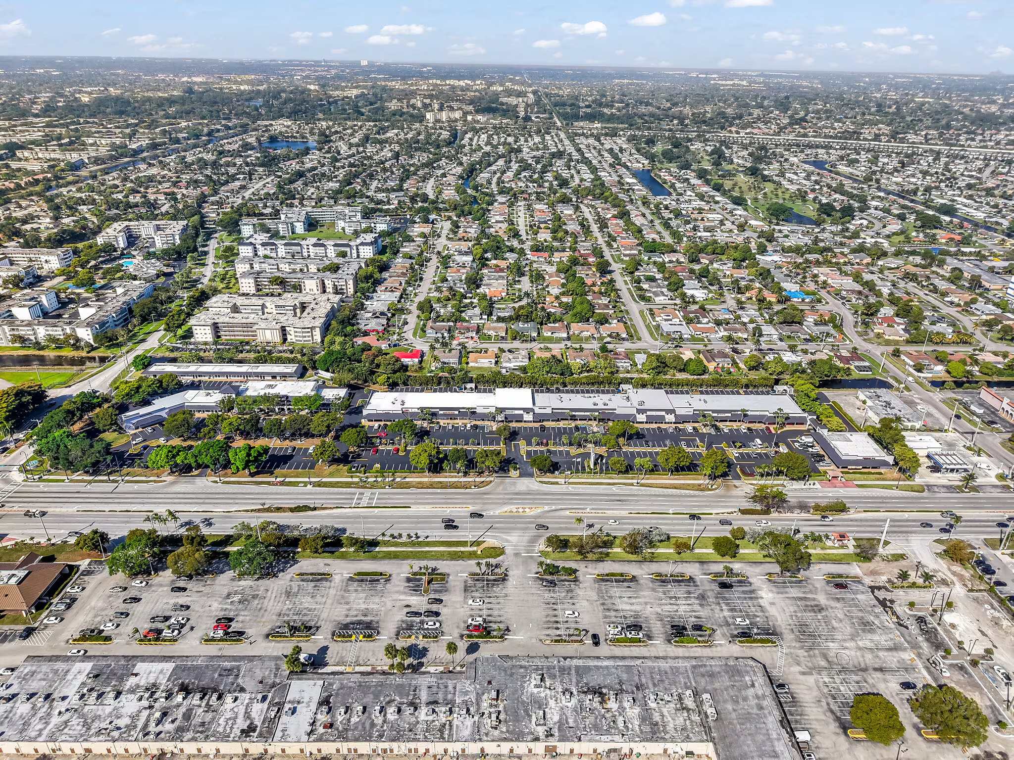 Aerial view of Oakland Park Center and the surrounding neighborhood